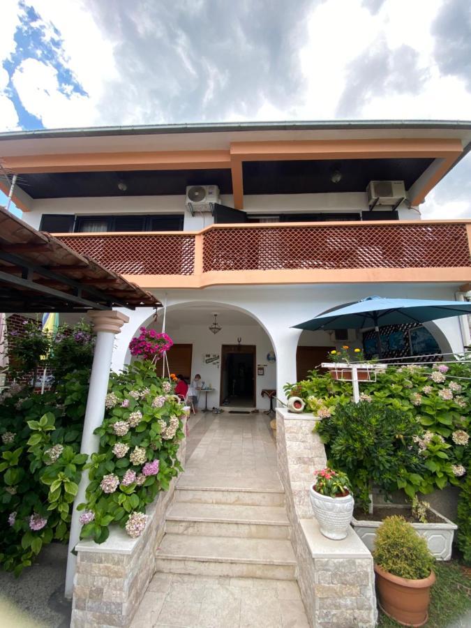 Studio Rooms Moncherie Ulcinj Esterno foto
